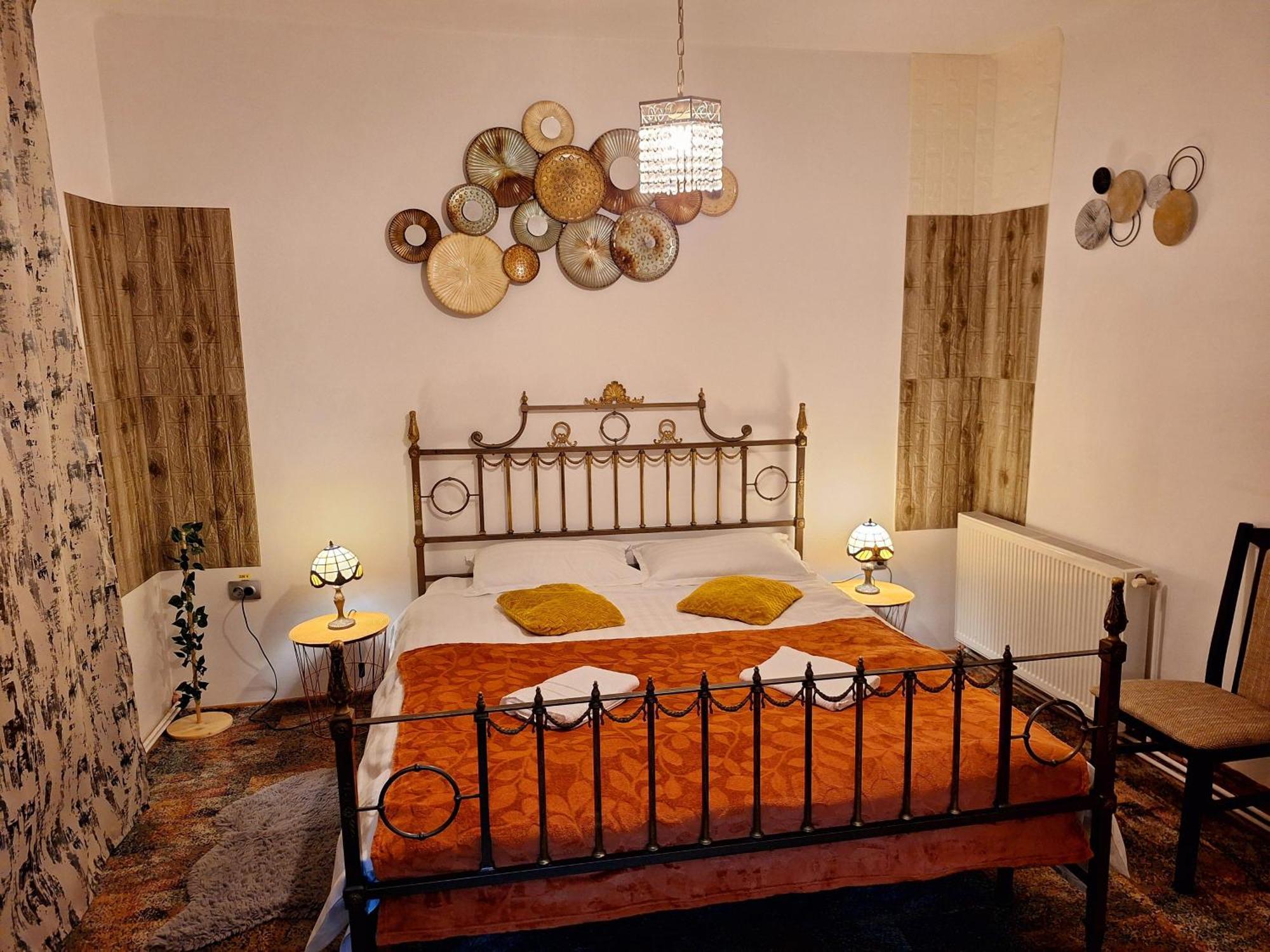 Piata Sfatului Pietonal Apartment Braşov Esterno foto